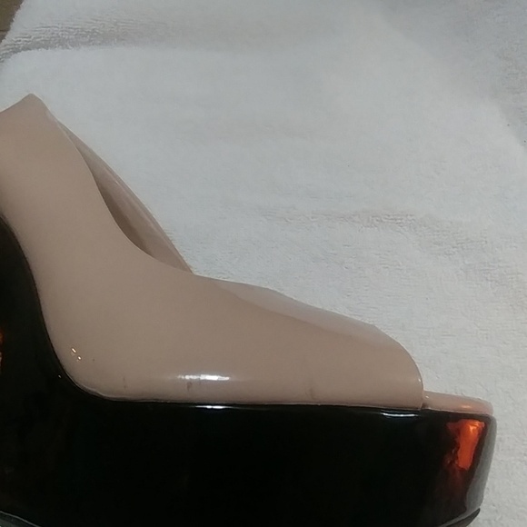 Jessica Simpson Patent Leather Neutral Nude Deep Chocolate Brown Platform Wedges - Picture 4 of 4